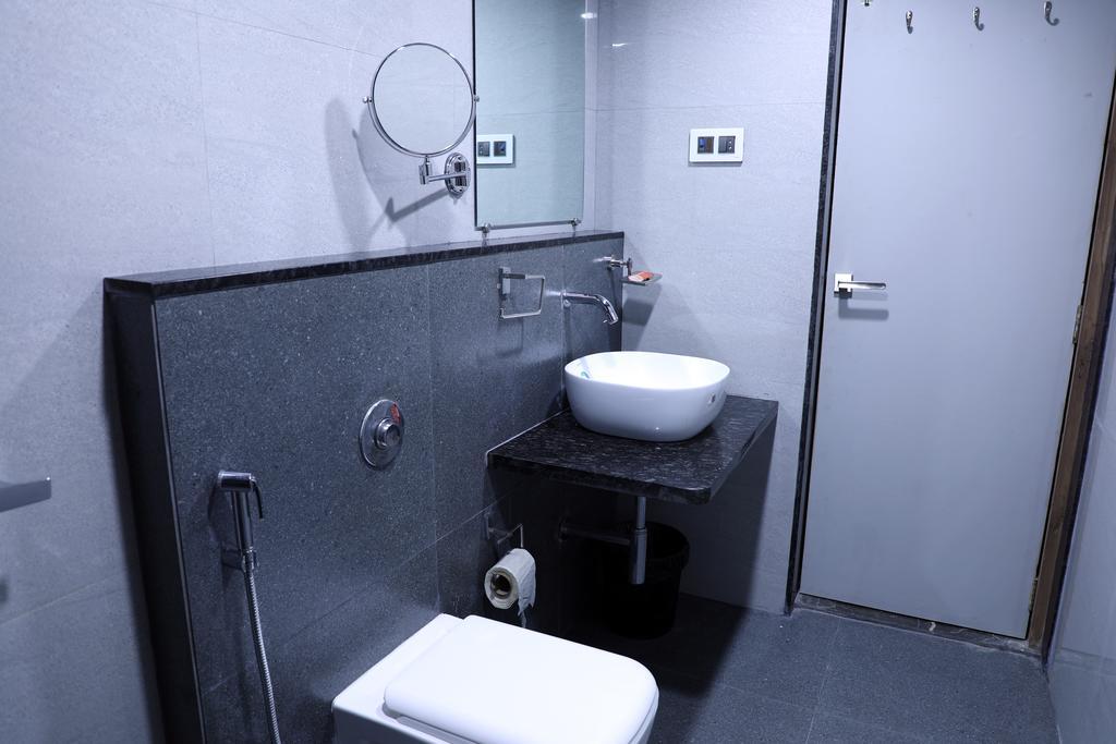 Hotel Jawahar Ulhāsnagar Exteriér fotografie
